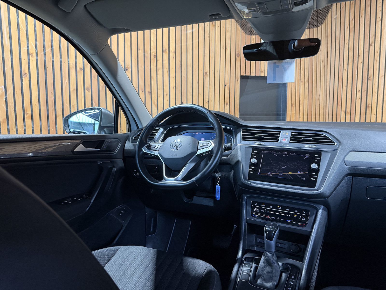 Fahrzeugabbildung Volkswagen Tiguan Allspace 2,0 TDI DSG *Navi*Kam*LED*Head*