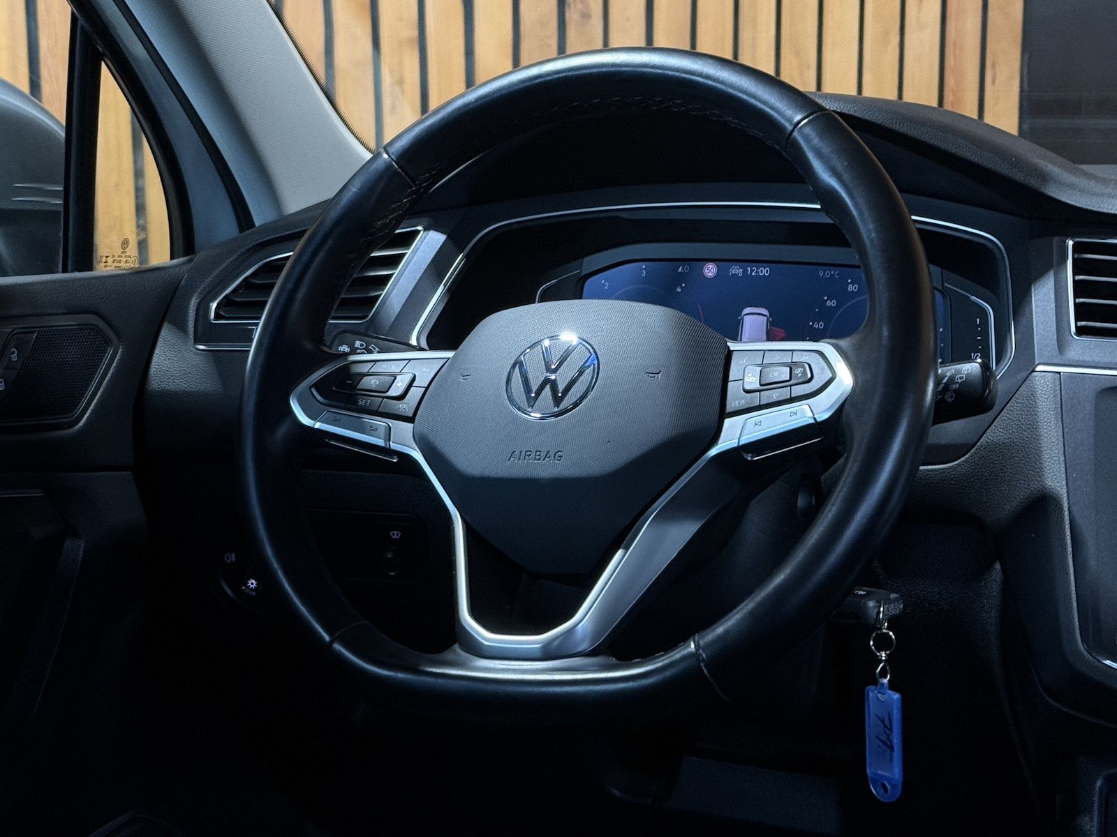 Fahrzeugabbildung Volkswagen Tiguan Allspace 2,0 TDI DSG *Navi*Kam*LED*Head*