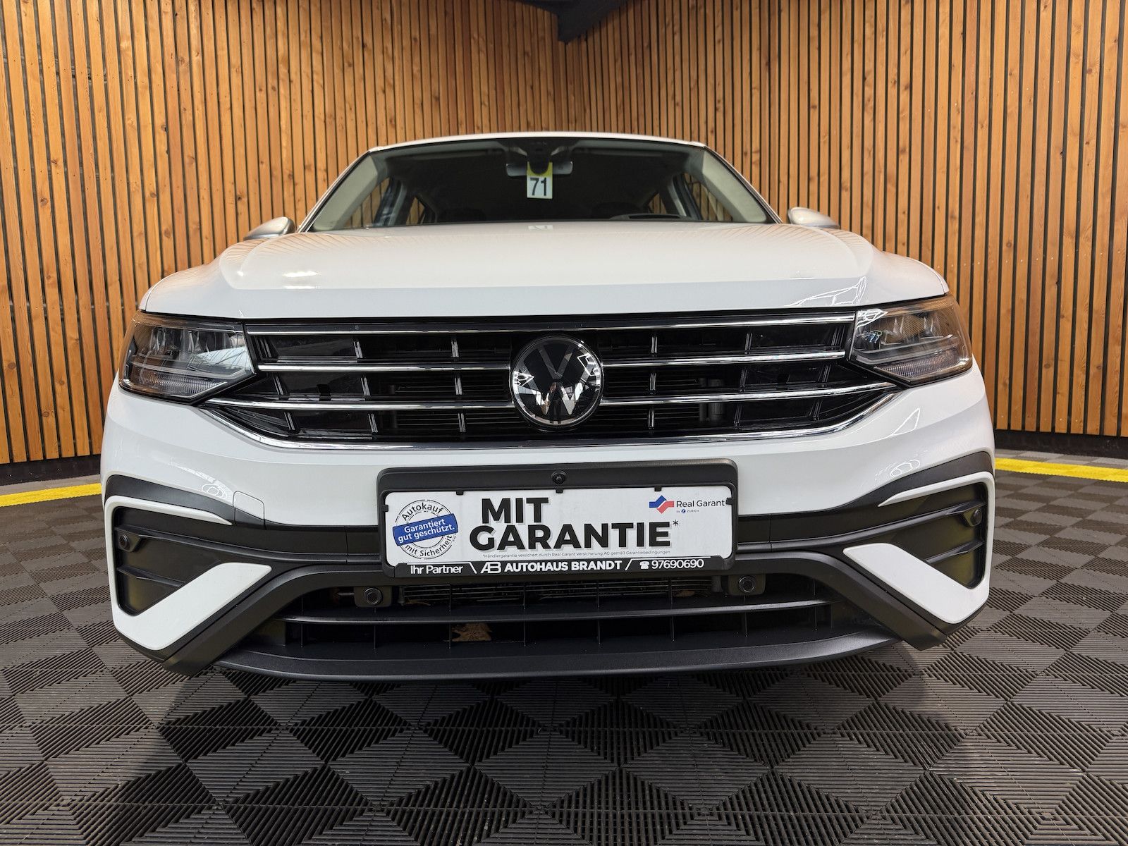 Fahrzeugabbildung Volkswagen Tiguan Allspace 2,0 TDI DSG *Navi*Kam*LED*Head*