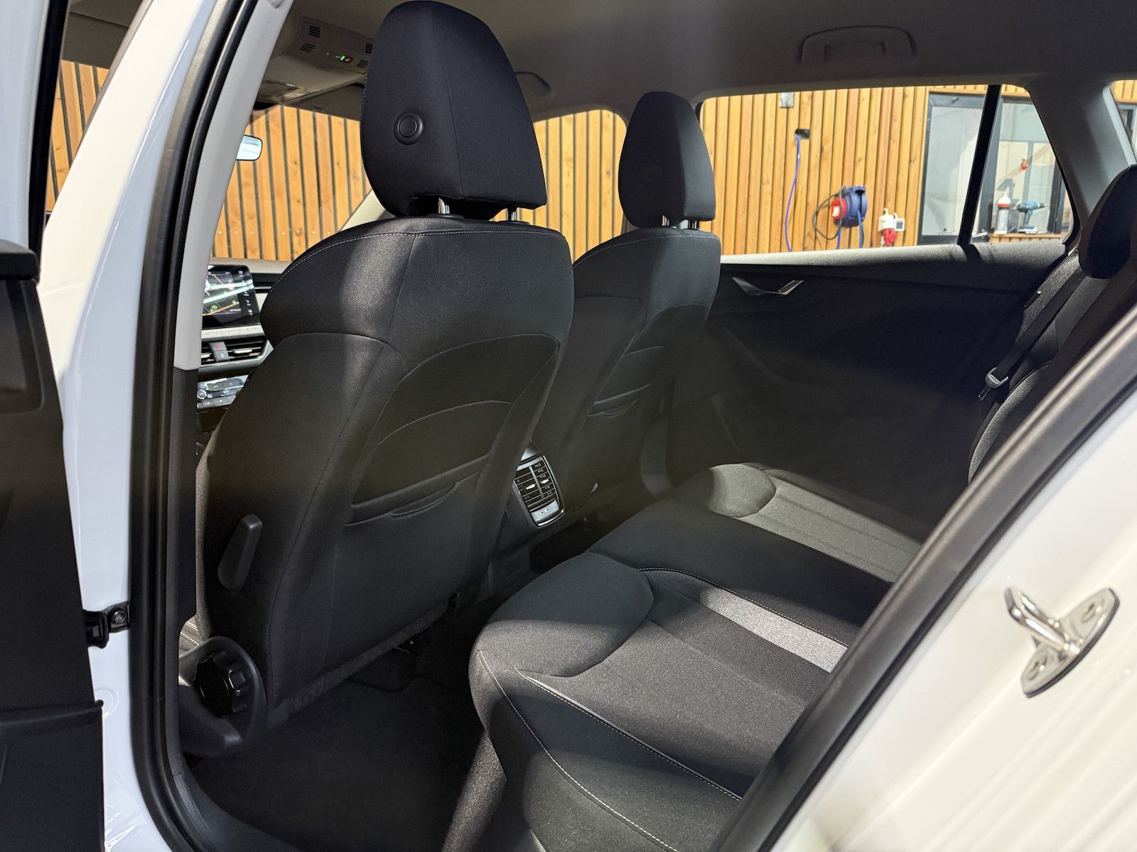 Fahrzeugabbildung SKODA Kamiq 1,5TSI Selec. DSG*Navi*LED*Kam*Virtual*ACC