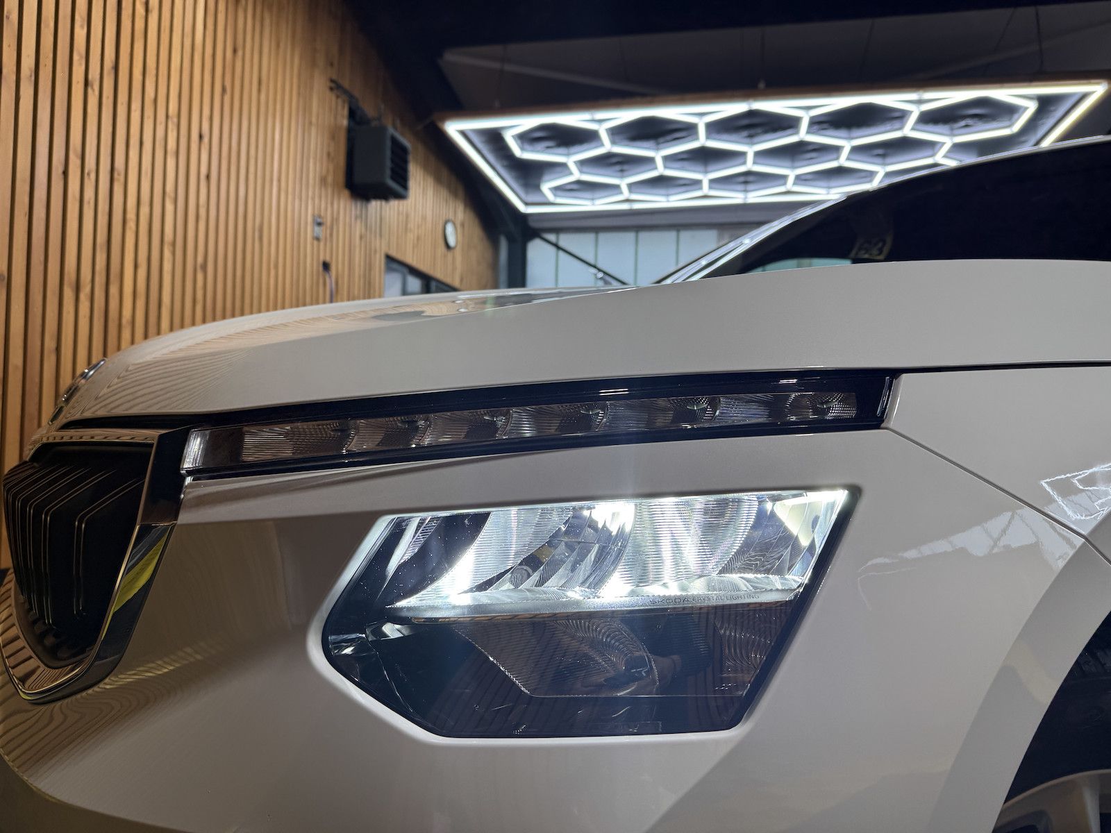 Fahrzeugabbildung SKODA Kamiq 1,5TSI Selec. DSG*Navi*LED*Kam*Virtual*ACC