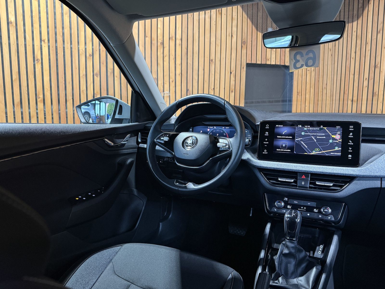 Fahrzeugabbildung SKODA Kamiq 1,5TSI Selec. DSG*Navi*LED*Kam*Virtual*ACC