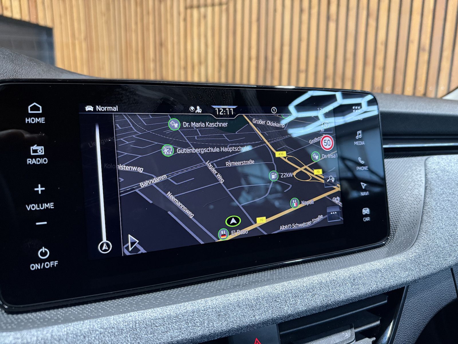 Fahrzeugabbildung SKODA Kamiq 1,5TSI Selec. DSG*Navi*LED*Kam*Virtual*ACC