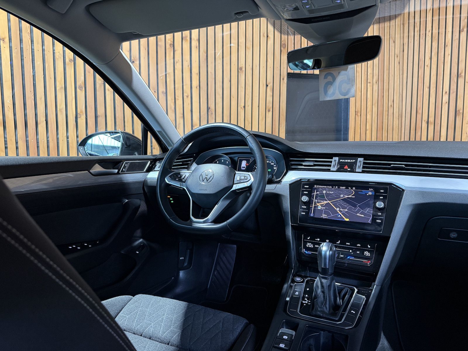 Fahrzeugabbildung Volkswagen Passat Variant 1,5 TSI DSG *Navi*LED*Kam*ACC*AHK