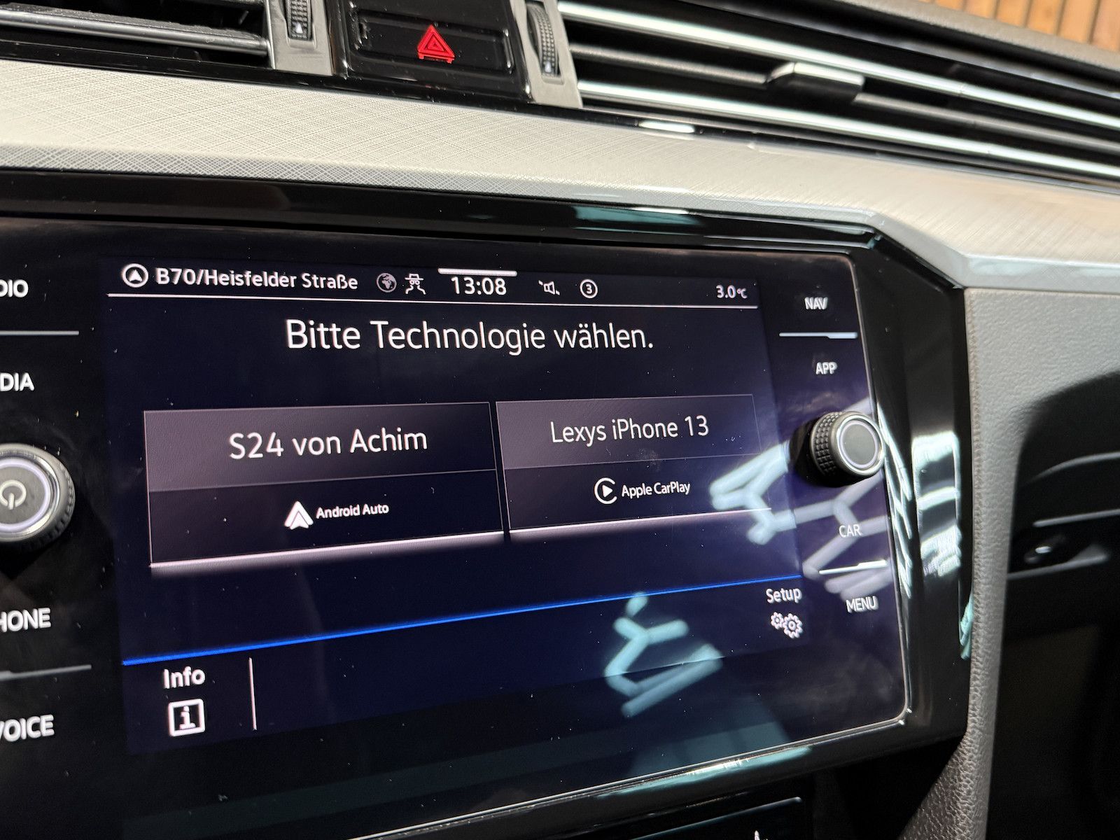 Fahrzeugabbildung Volkswagen Passat Variant 1,5 TSI DSG *Navi*LED*Kam*ACC*AHK