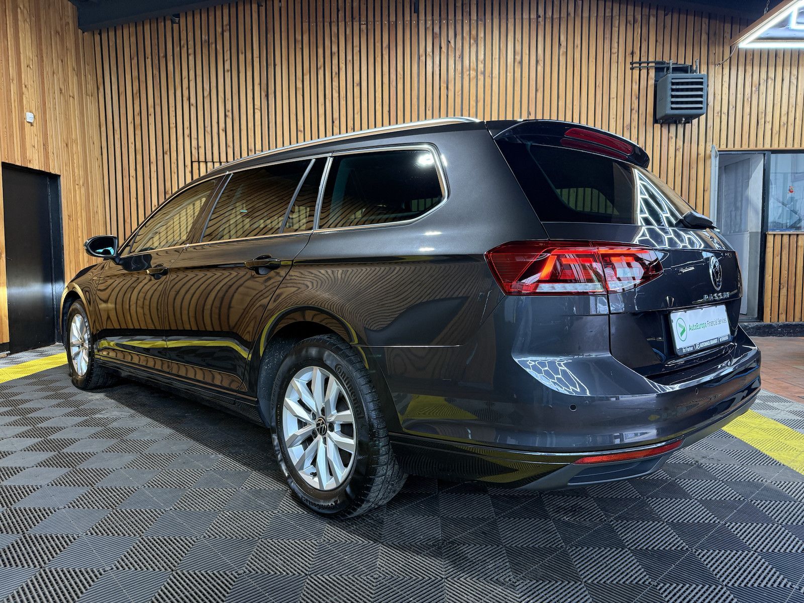 Fahrzeugabbildung Volkswagen Passat Variant 1,5 TSI DSG *Navi*LED*Kam*ACC*AHK