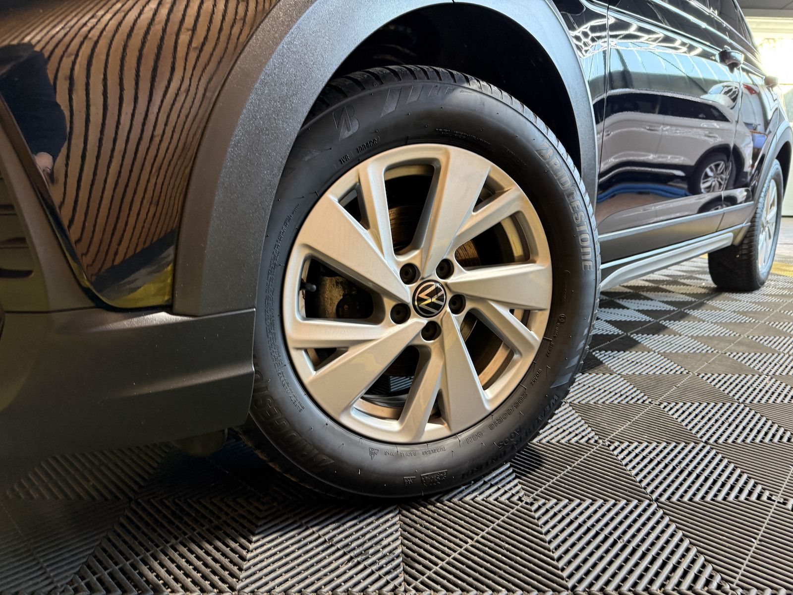 Fahrzeugabbildung Volkswagen Taigo 1,0 TSI Life *Navi*LED*Virtual*Sitzhz*Kam*