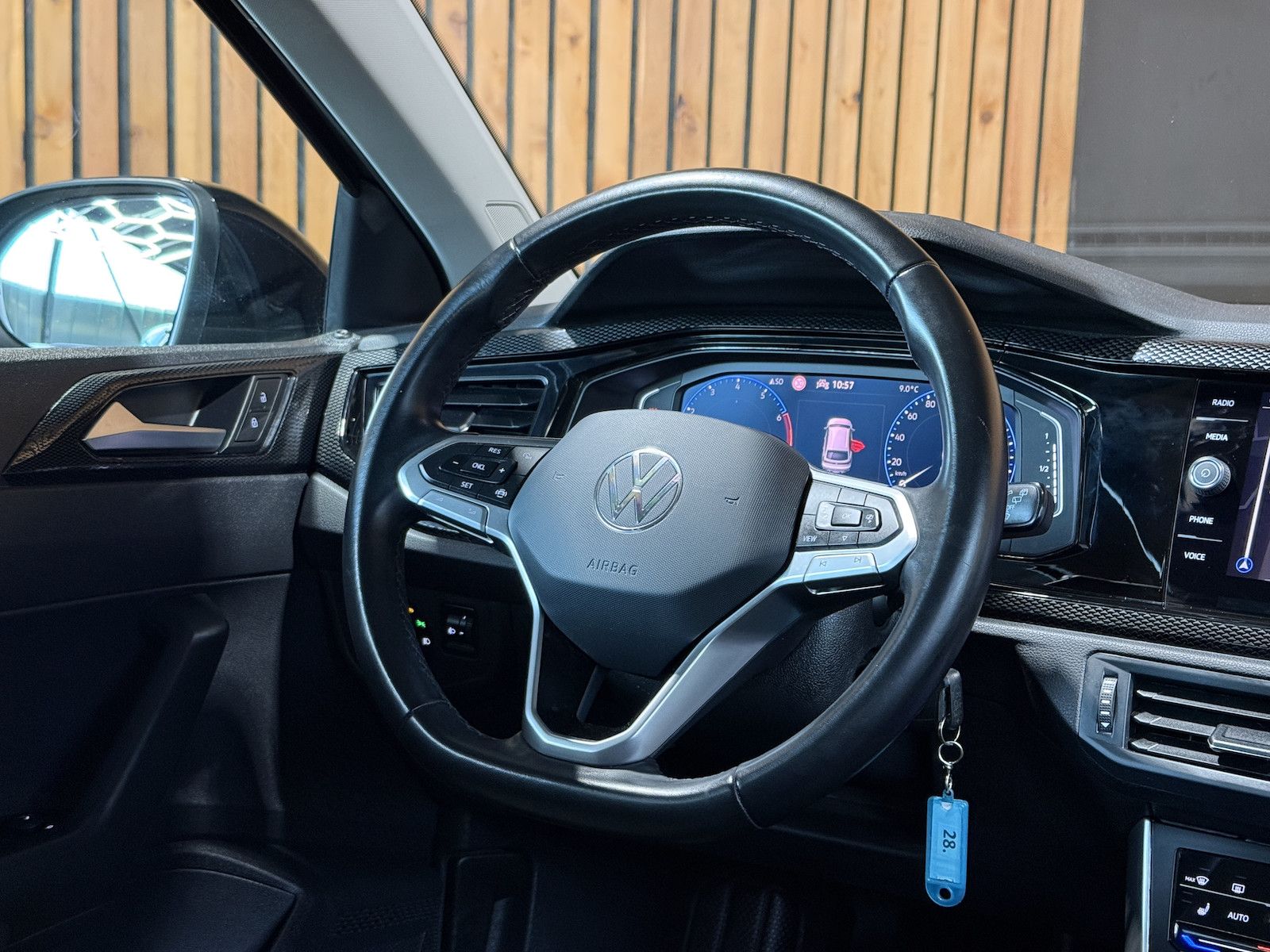 Fahrzeugabbildung Volkswagen Taigo 1,0 TSI Life *Navi*LED*Virtual*Sitzhz*Kam*