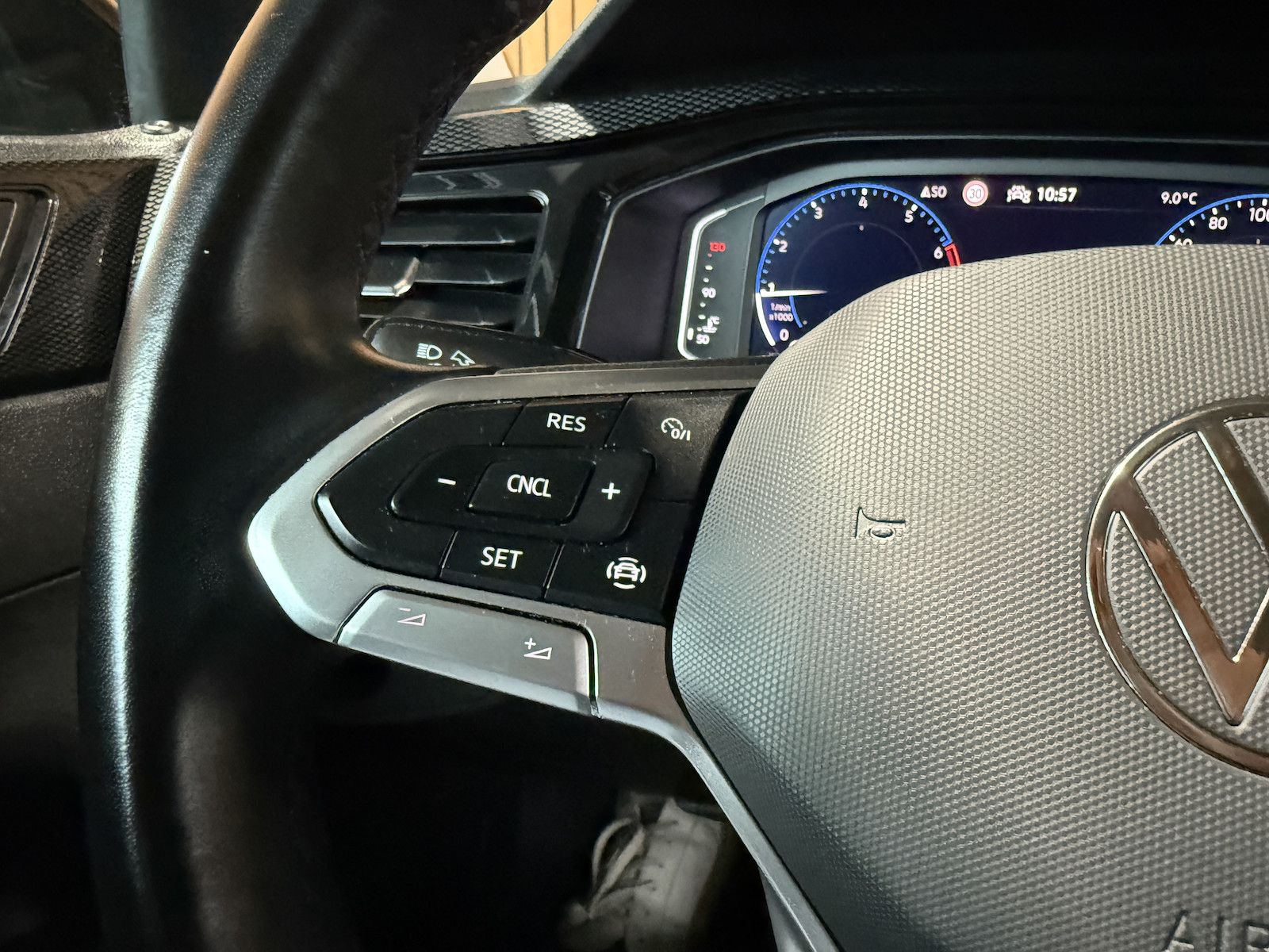 Fahrzeugabbildung Volkswagen Taigo 1,0 TSI Life *Navi*LED*Virtual*Sitzhz*Kam*