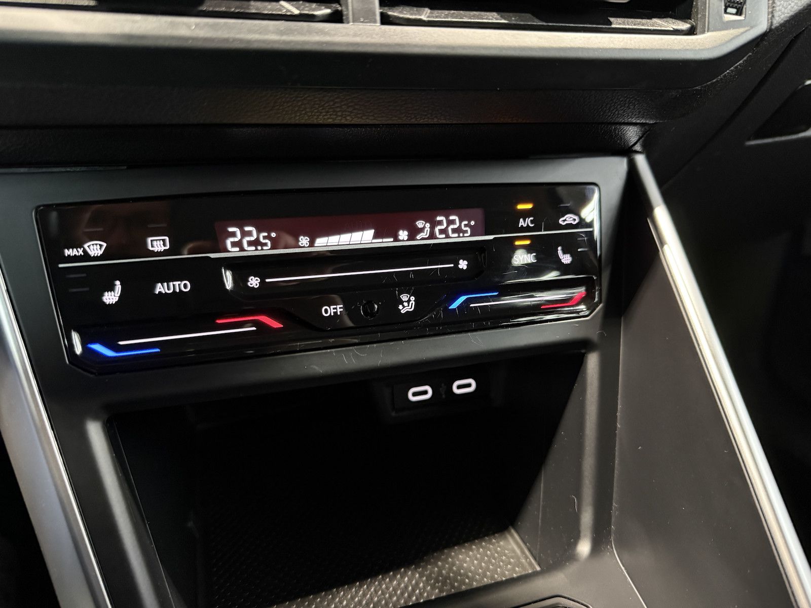 Fahrzeugabbildung Volkswagen Taigo 1,0 TSI Life *Navi*LED*Virtual*Sitzhz*Kam*