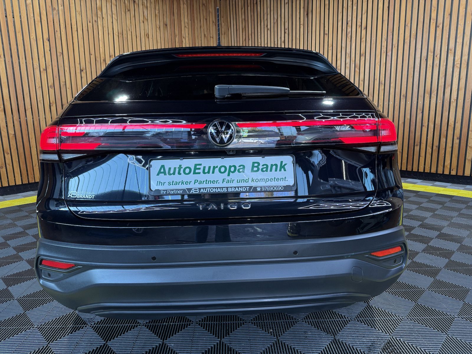 Fahrzeugabbildung Volkswagen Taigo 1,0 TSI Life *Navi*LED*Virtual*Sitzhz*Kam*