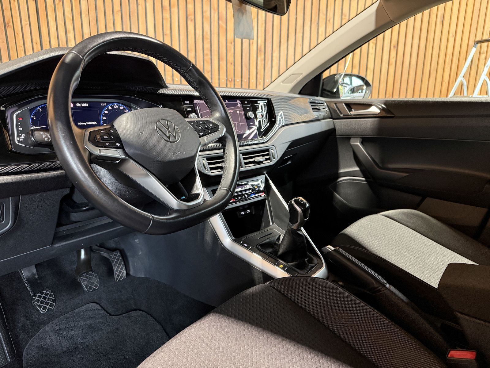 Fahrzeugabbildung Volkswagen Taigo 1,0 TSI Life *Navi*LED*Virtual*Sitzhz*Kam*