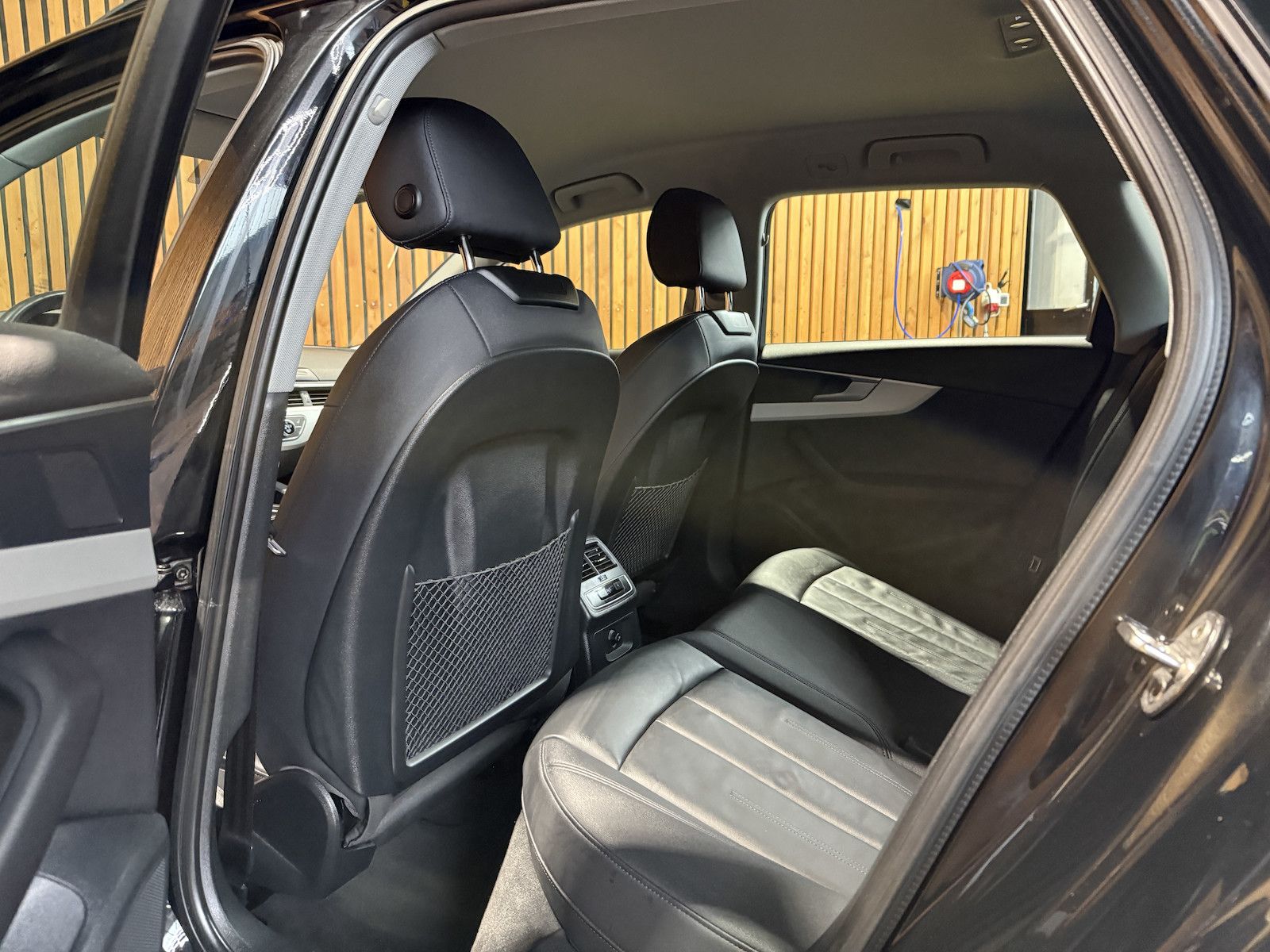 Fahrzeugabbildung Audi A4 Avant adv. 35 TFSI Aut Navi*Kam*Virtual*Leder