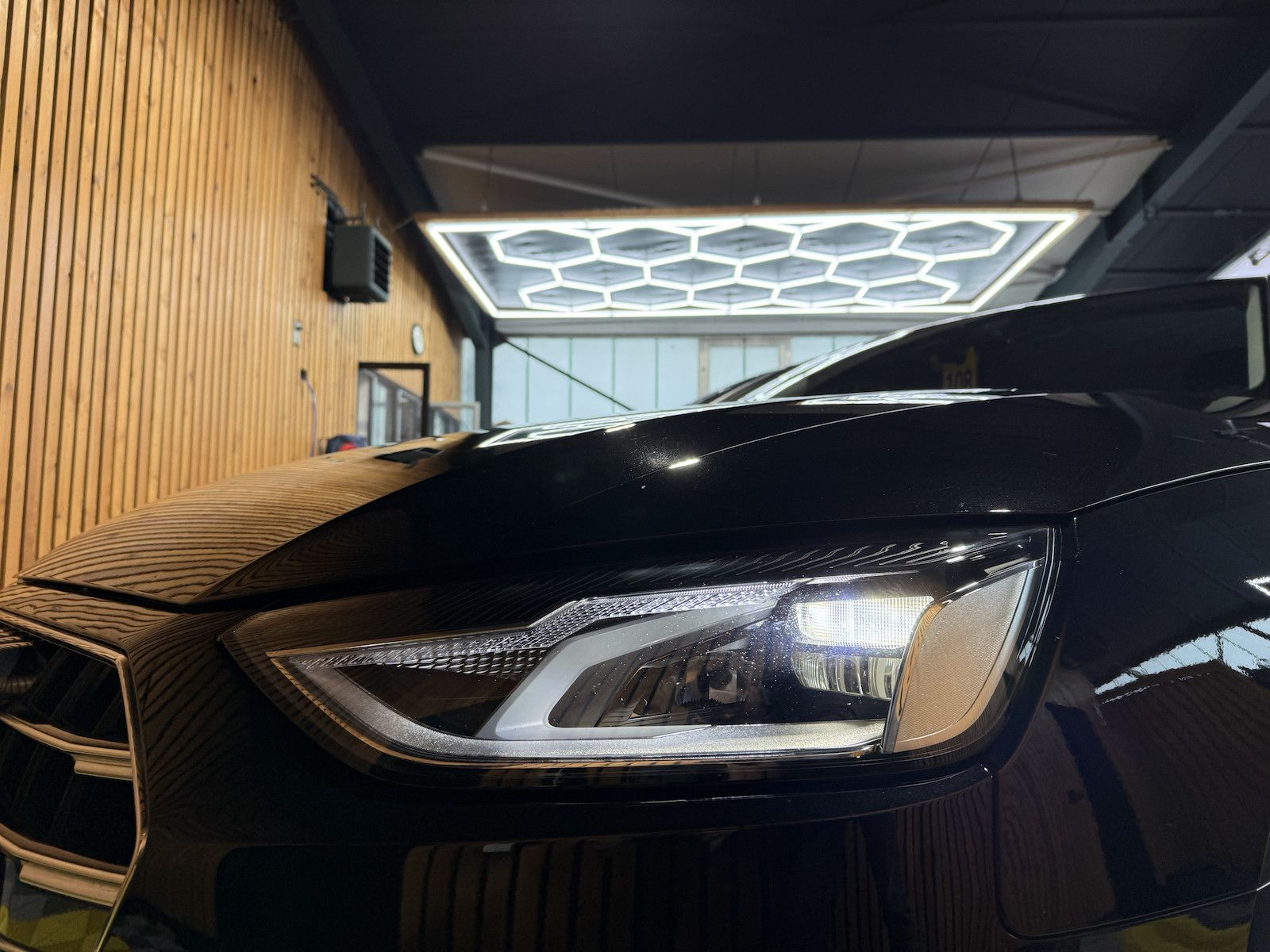 Fahrzeugabbildung Audi A4 Avant adv. 35 TFSI Aut Navi*Kam*Virtual*Leder