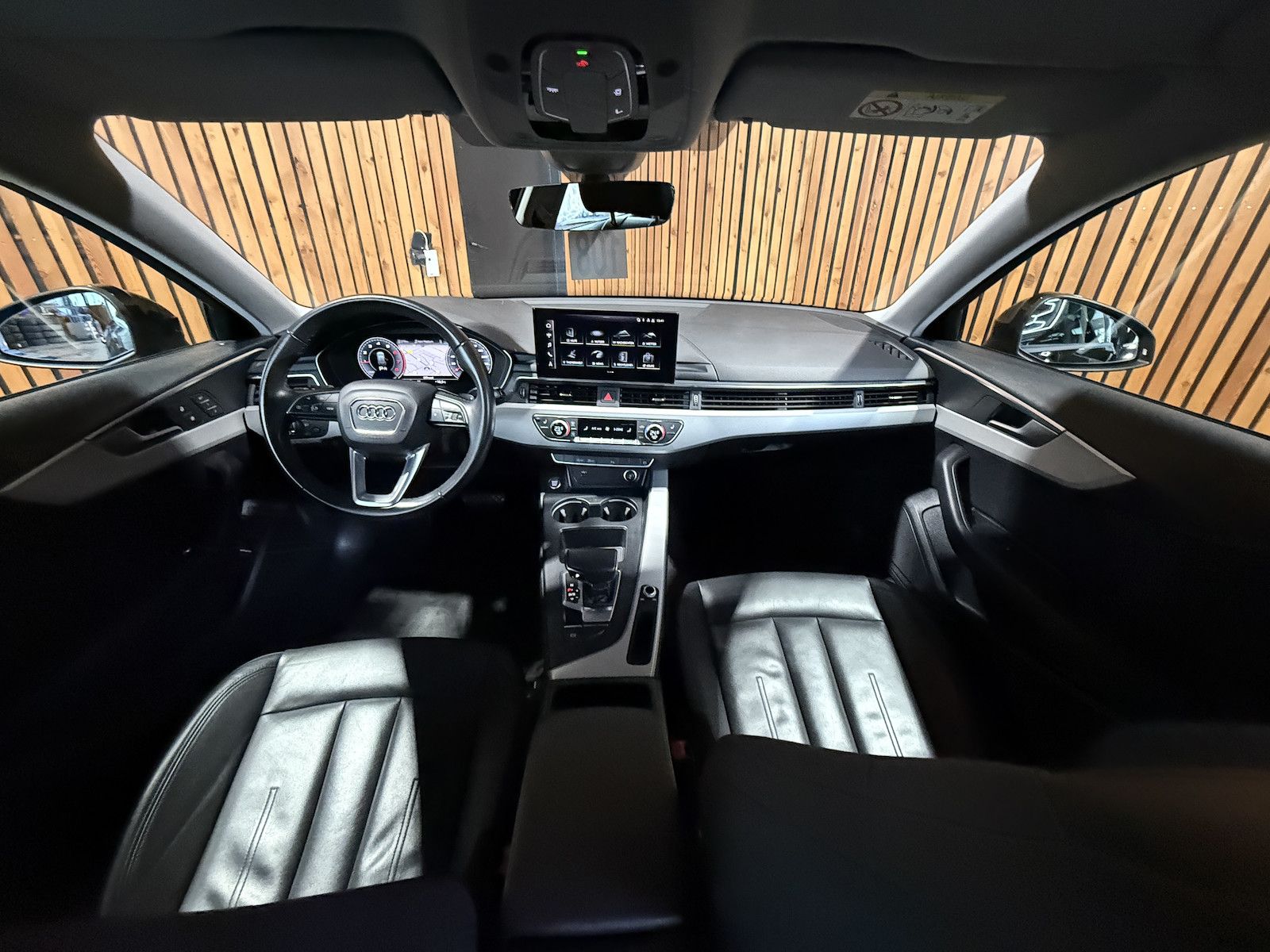 Fahrzeugabbildung Audi A4 Avant adv. 35 TFSI Aut Navi*Kam*Virtual*Leder