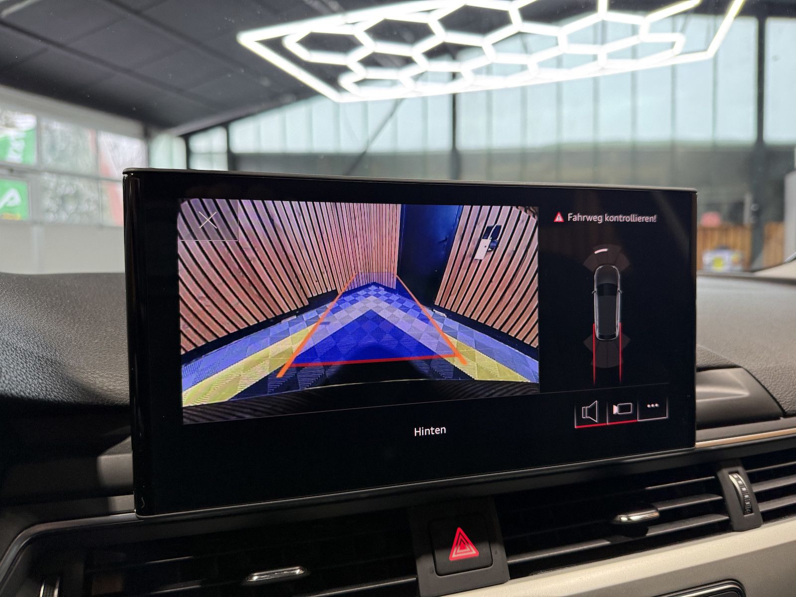 Fahrzeugabbildung Audi A4 Avant adv. 35 TFSI Aut Navi*Kam*Virtual*Leder