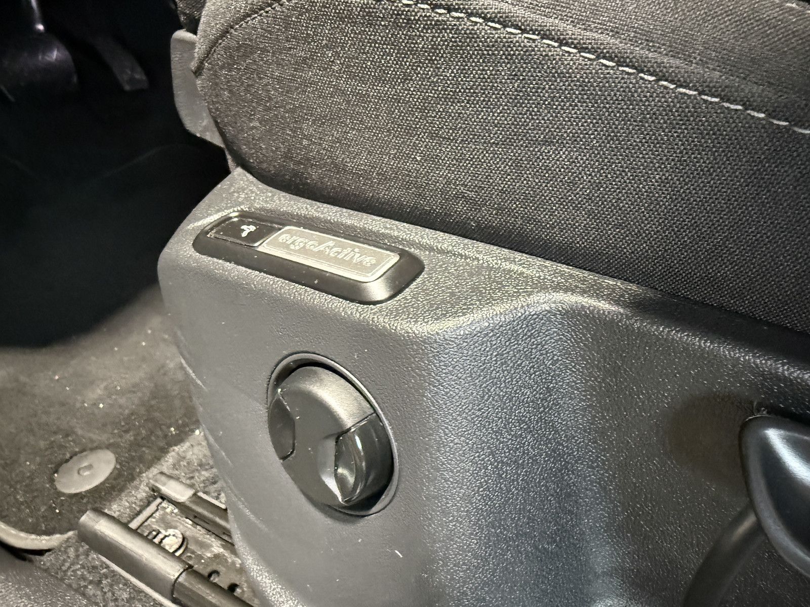 Fahrzeugabbildung Volkswagen Tiguan Allspace 2,0TDI 4M 7-Sitzer*Navi*AHK*LED