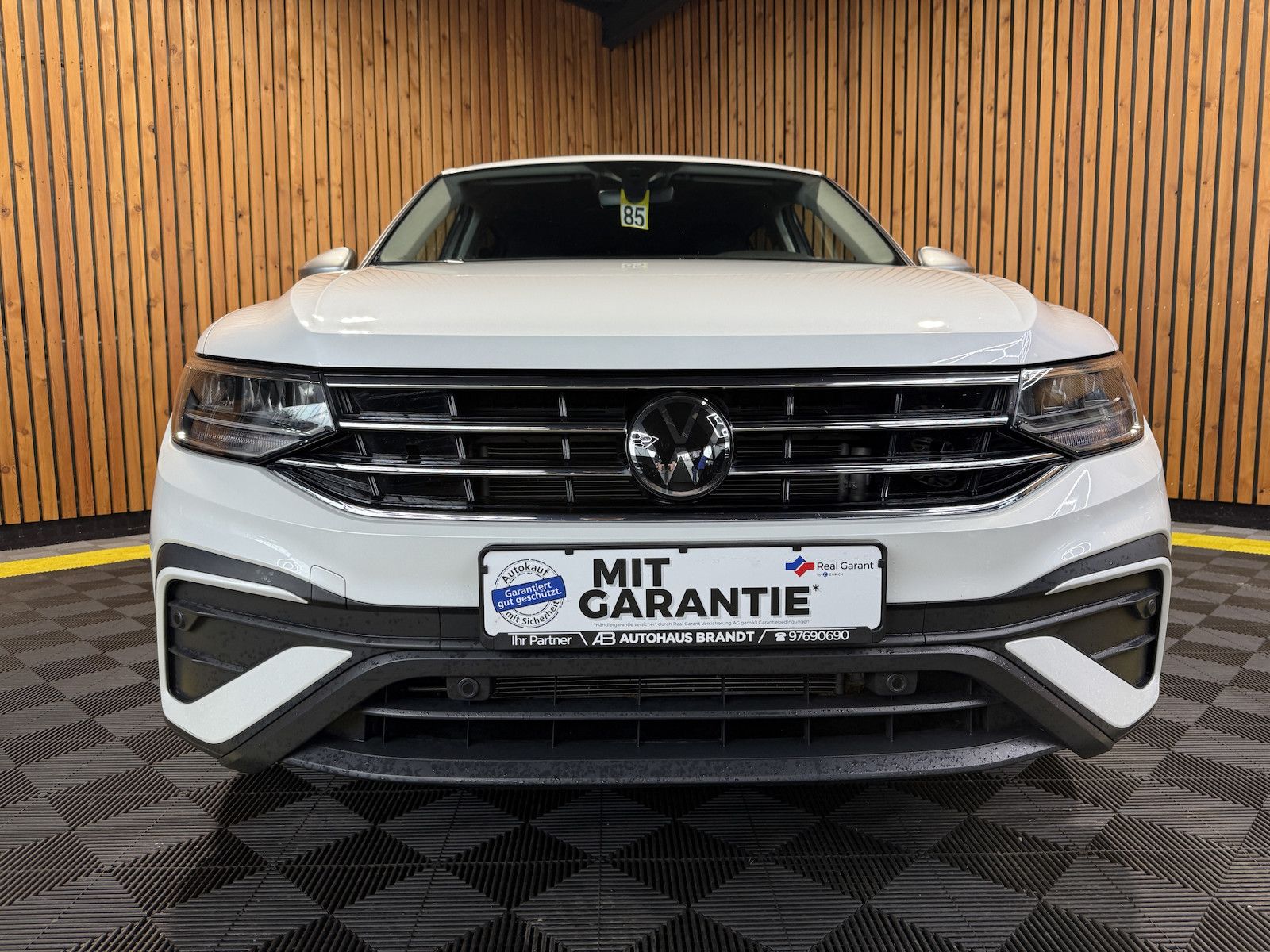 Fahrzeugabbildung Volkswagen Tiguan Allspace 2,0TDI 4M 7-Sitzer*Navi*AHK*LED