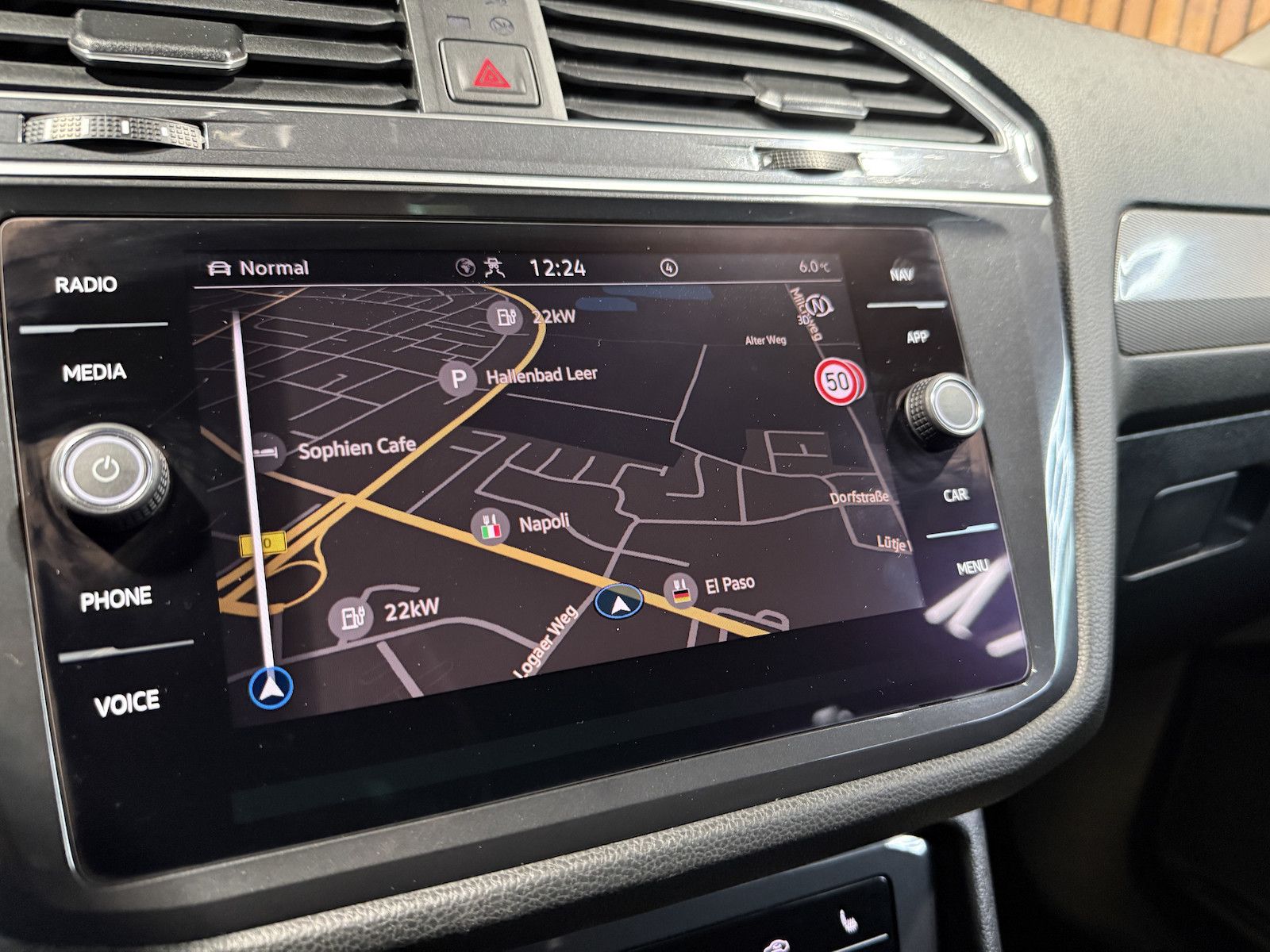 Fahrzeugabbildung Volkswagen Tiguan Allspace 2,0TDI 4M 7-Sitzer*Navi*AHK*LED