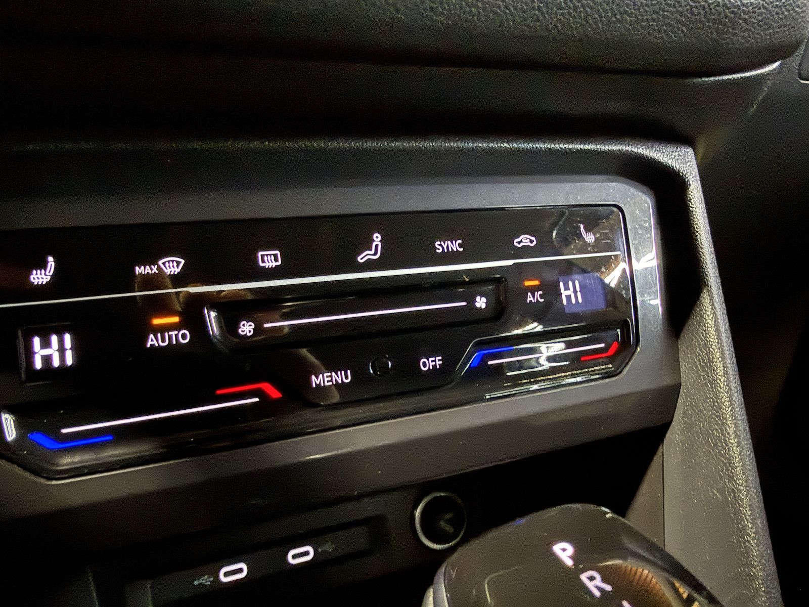 Fahrzeugabbildung Volkswagen Tiguan Allspace 2,0TDI 4M 7-Sitzer*Navi*AHK*LED