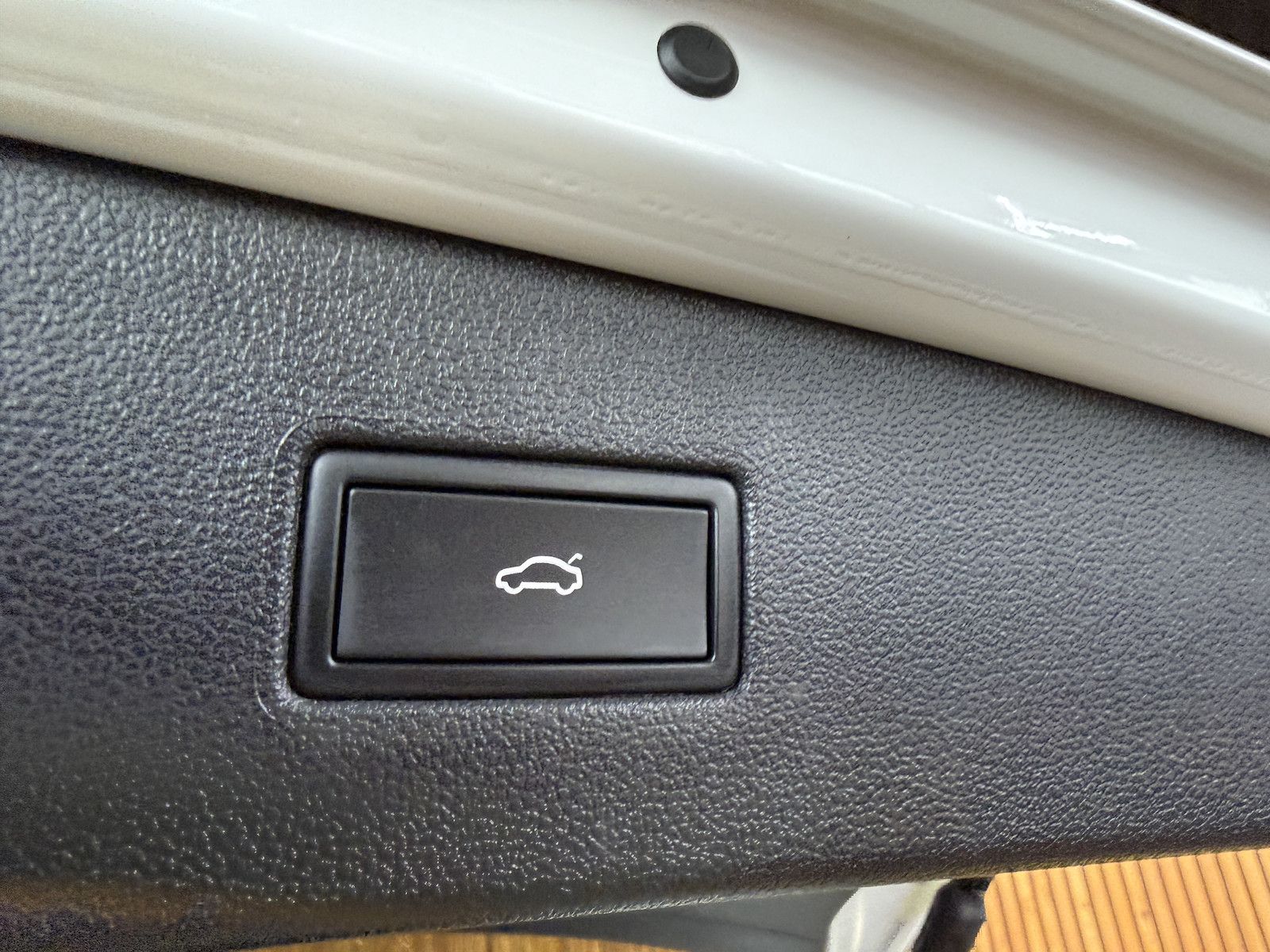 Fahrzeugabbildung Volkswagen Tiguan Allspace 2,0TDI 4M 7-Sitzer*Navi*AHK*LED