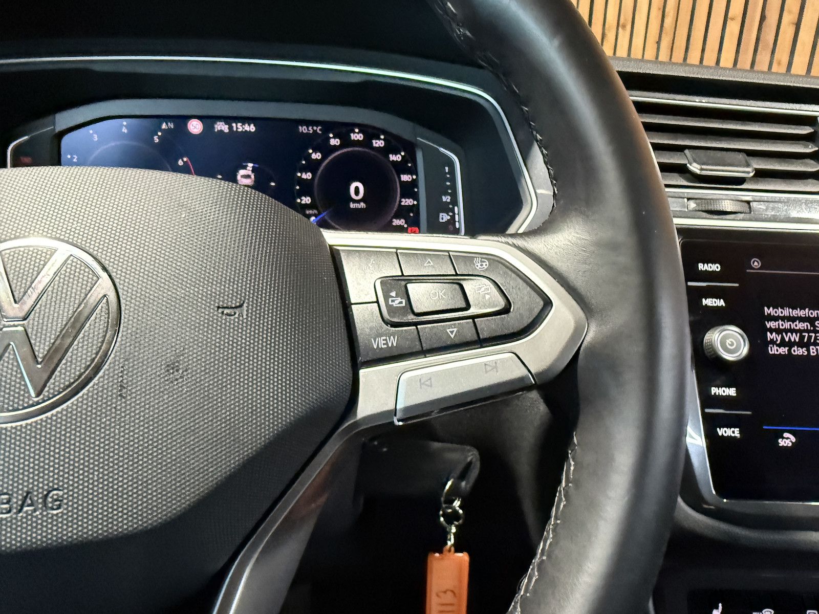 Fahrzeugabbildung Volkswagen Tiguan Allspace 1,5 TSI DSG *Navi*AHK*Matrix*Kam