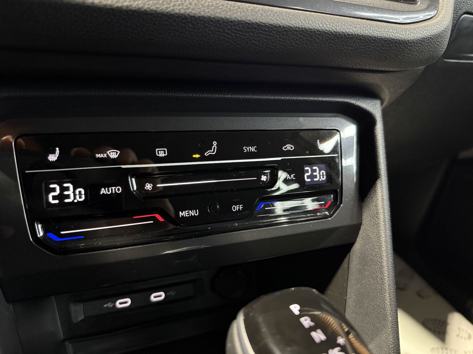 Fahrzeugabbildung Volkswagen Tiguan Allspace 1,5 TSI DSG *Navi*AHK*Matrix*Kam