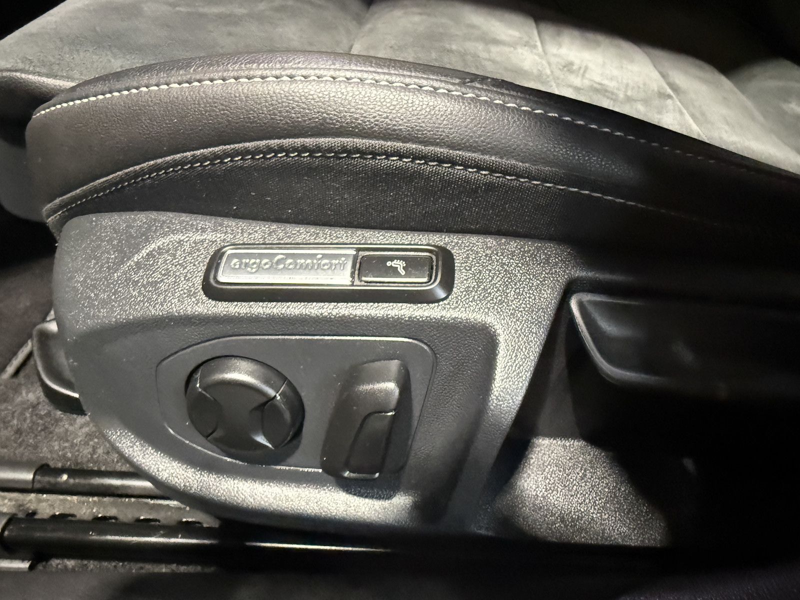 Fahrzeugabbildung Volkswagen Arteon SB. 2,0 TSI R-Line*Navi*Kam*AHK*Keyl.*IQ*