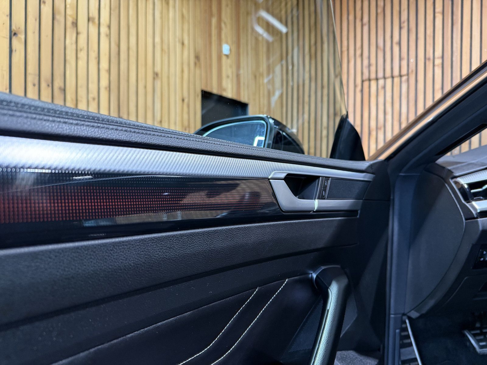 Fahrzeugabbildung Volkswagen Arteon SB. 2,0 TSI R-Line*Navi*Kam*AHK*Keyl.*IQ*