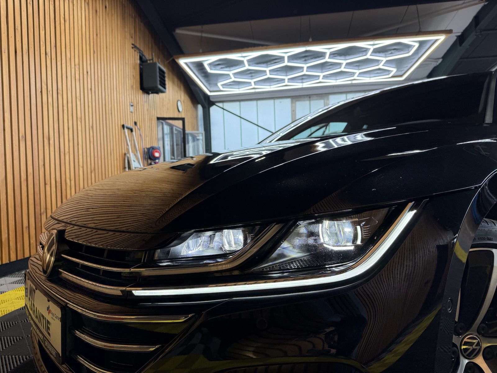 Fahrzeugabbildung Volkswagen Arteon SB. 2,0 TSI R-Line*Navi*Kam*AHK*Keyl.*IQ*