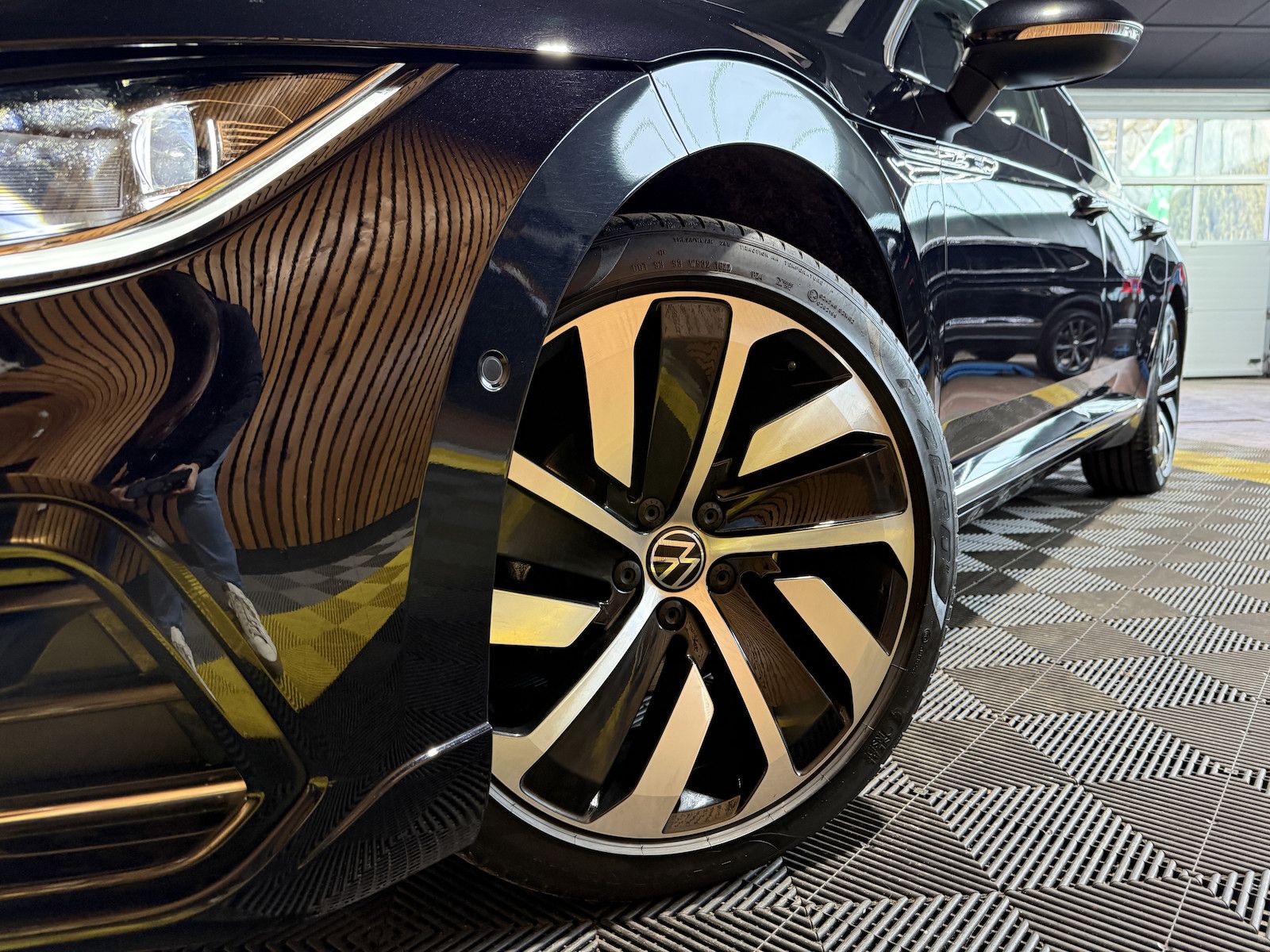 Fahrzeugabbildung Volkswagen Arteon SB. 2,0 TSI R-Line*Navi*Kam*AHK*Keyl.*IQ*