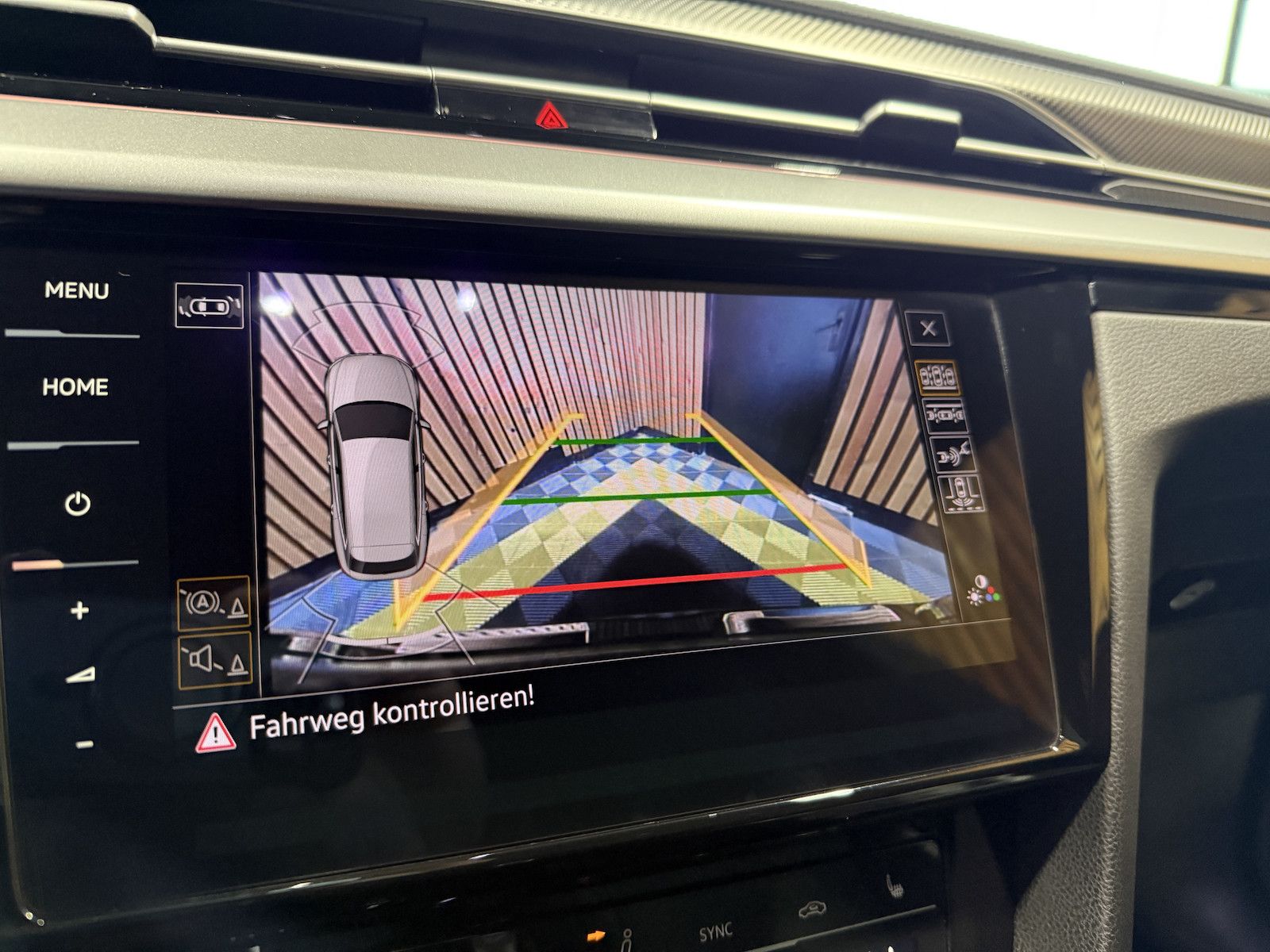 Fahrzeugabbildung Volkswagen Arteon SB. 2,0 TSI R-Line*Navi*Kam*AHK*Keyl.*IQ*