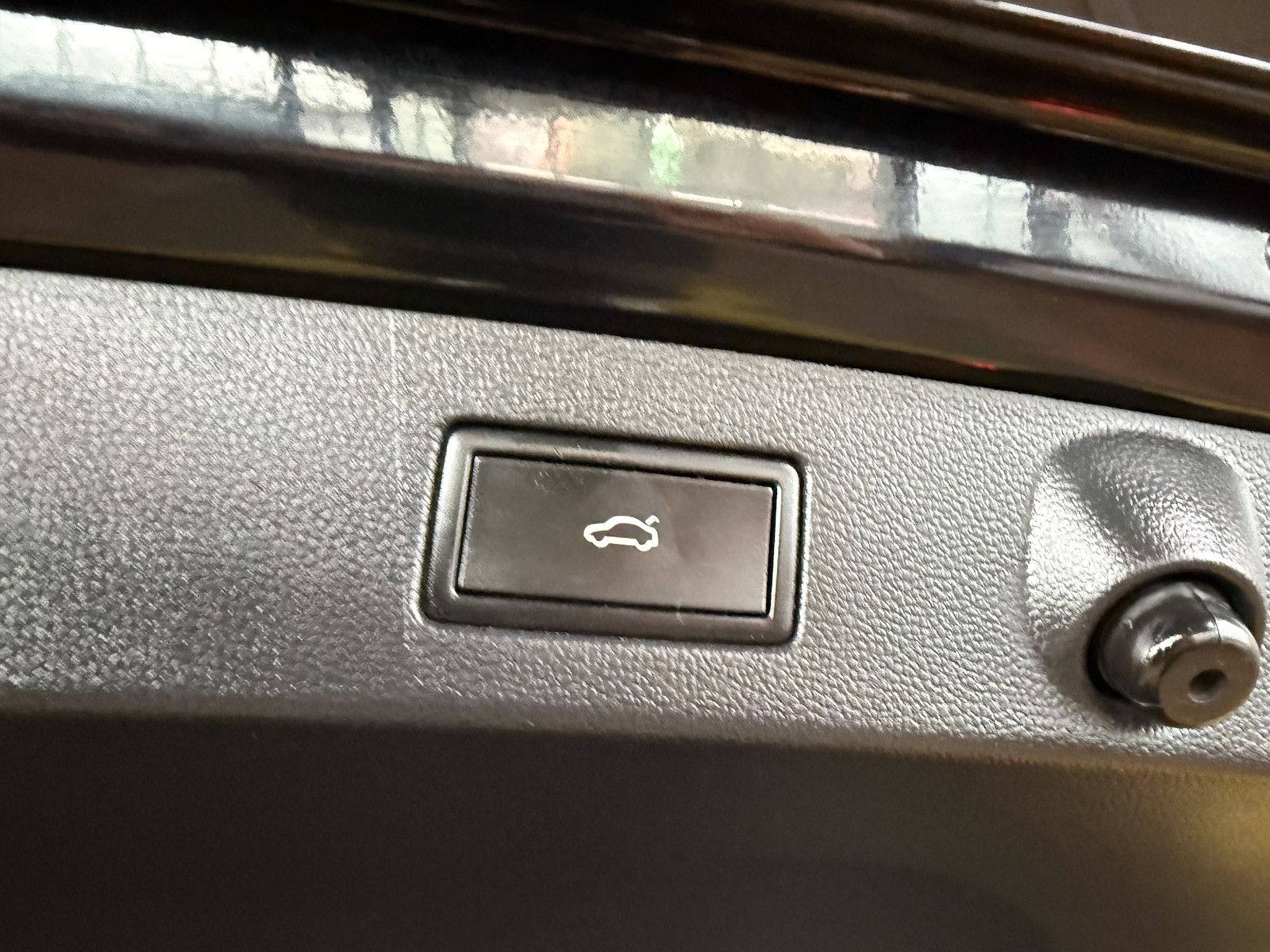 Fahrzeugabbildung Volkswagen Arteon SB. 2,0 TSI R-Line*Navi*Kam*AHK*Keyl.*IQ*