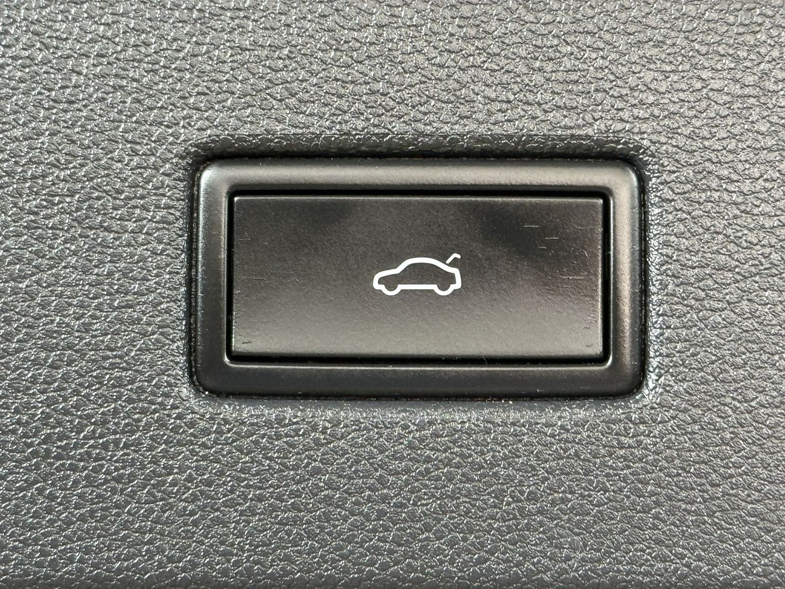 Fahrzeugabbildung Volkswagen Tiguan 2,0 TDI Life DSG *Navi*ACC*AHK*Kam*LED*