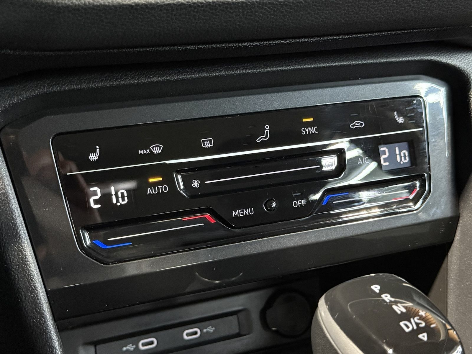 Fahrzeugabbildung Volkswagen Tiguan 2,0 TDI Life DSG *Navi*ACC*AHK*Kam*LED*