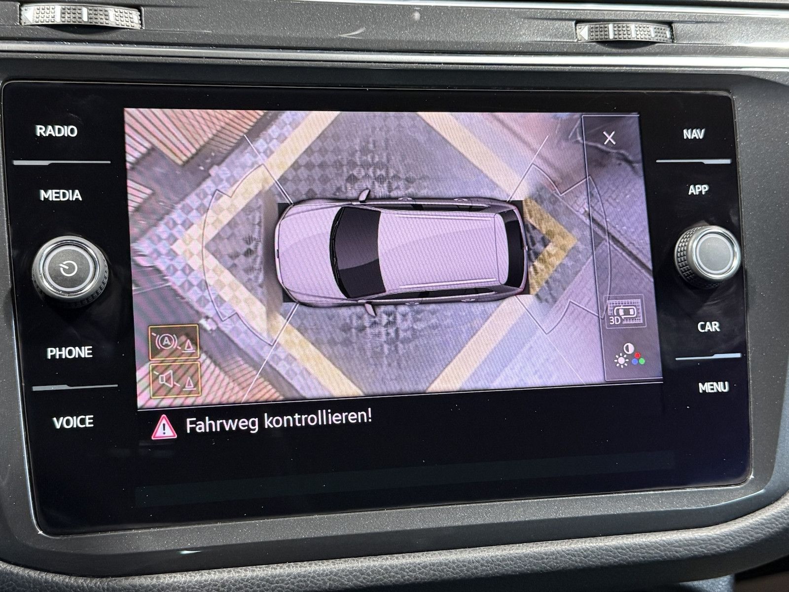 Fahrzeugabbildung Volkswagen Tiguan 2,0 TDI Life DSG *Navi*ACC*AHK*Kam*LED*