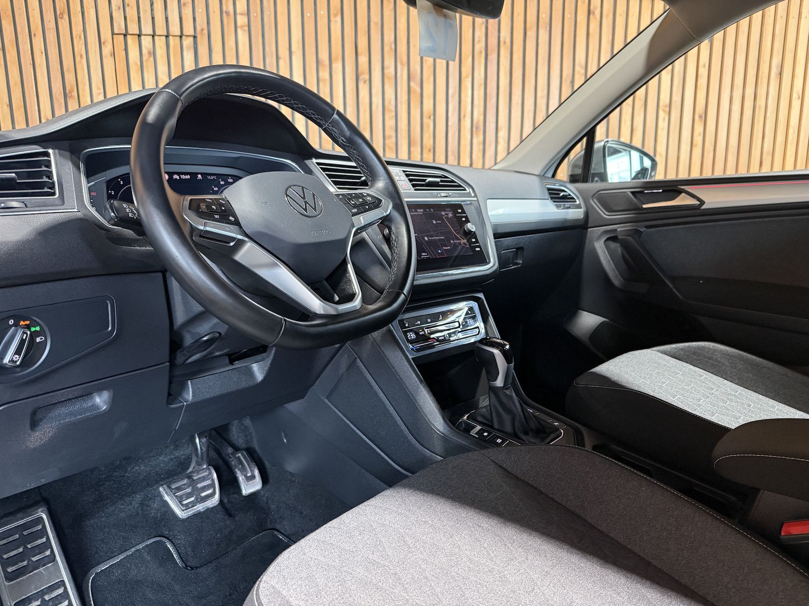 Fahrzeugabbildung Volkswagen Tiguan Allspace 1,5 TSI Move DSG *Navi*Kam*LED*