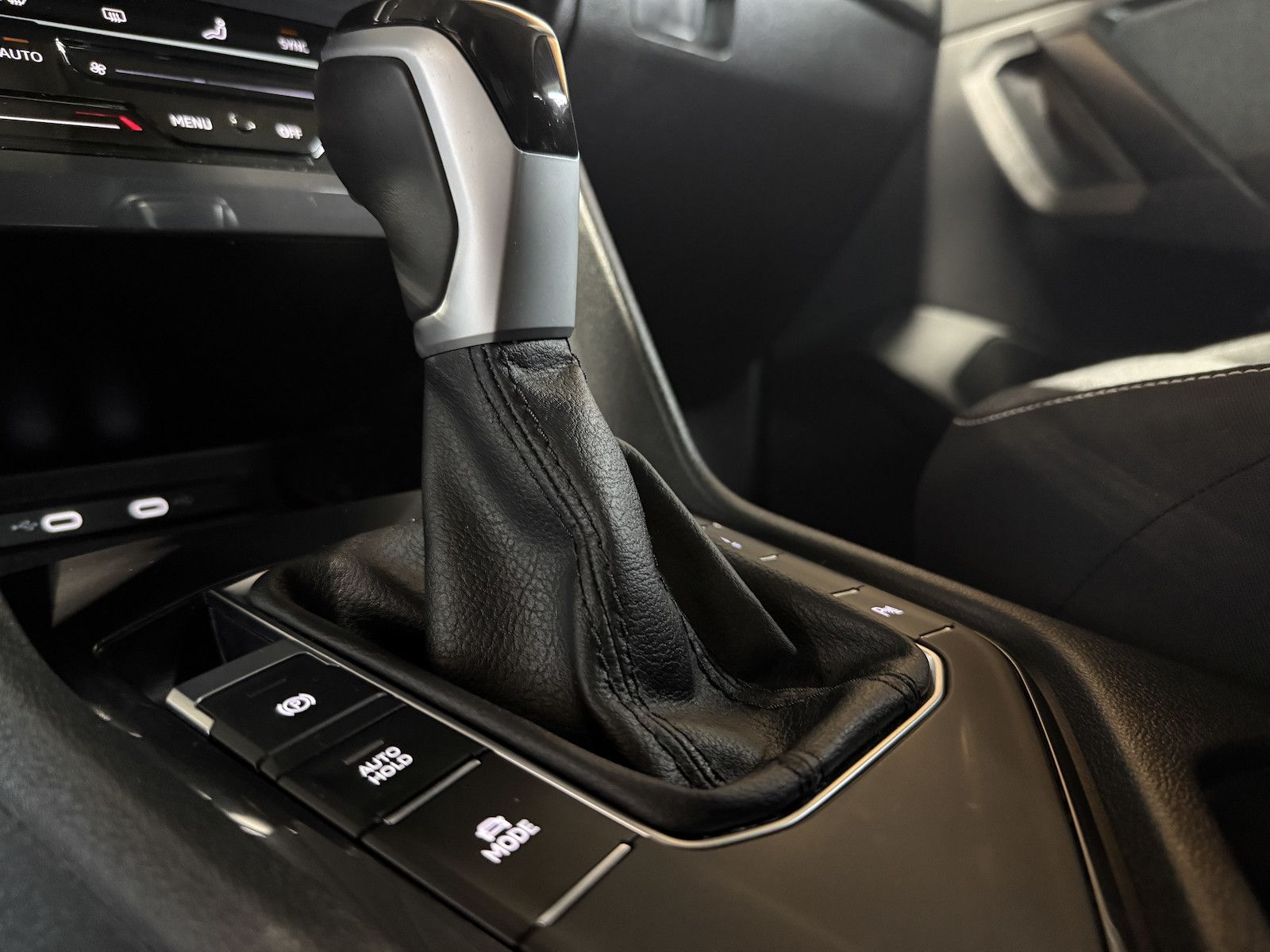 Fahrzeugabbildung Volkswagen Tiguan Allspace 1,5 TSI Move DSG *Navi*Kam*LED*