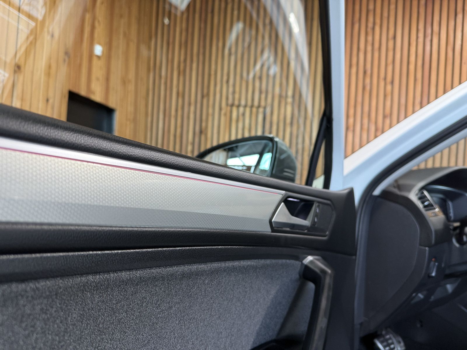 Fahrzeugabbildung Volkswagen Tiguan Allspace 1,5 TSI Move DSG *Navi*Kam*LED*