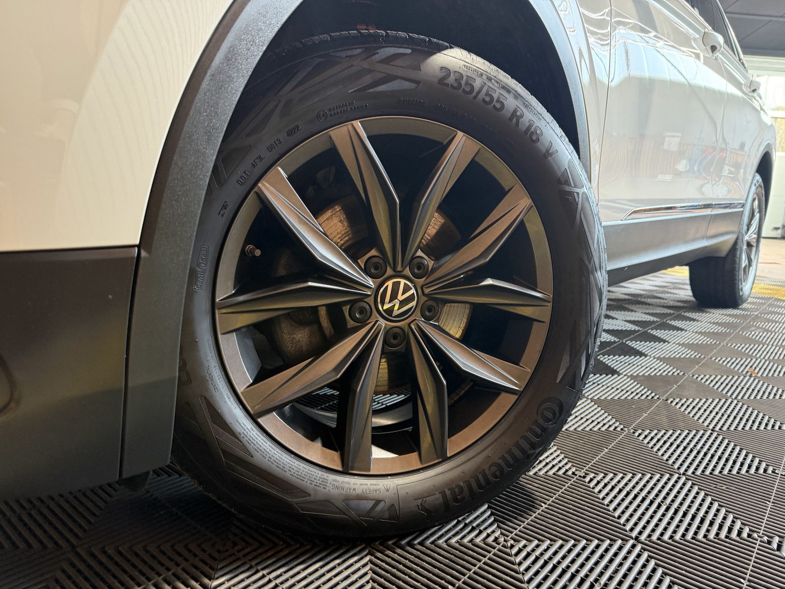 Fahrzeugabbildung Volkswagen Tiguan Allspace 1,5 TSI Move DSG *Navi*Kam*LED*