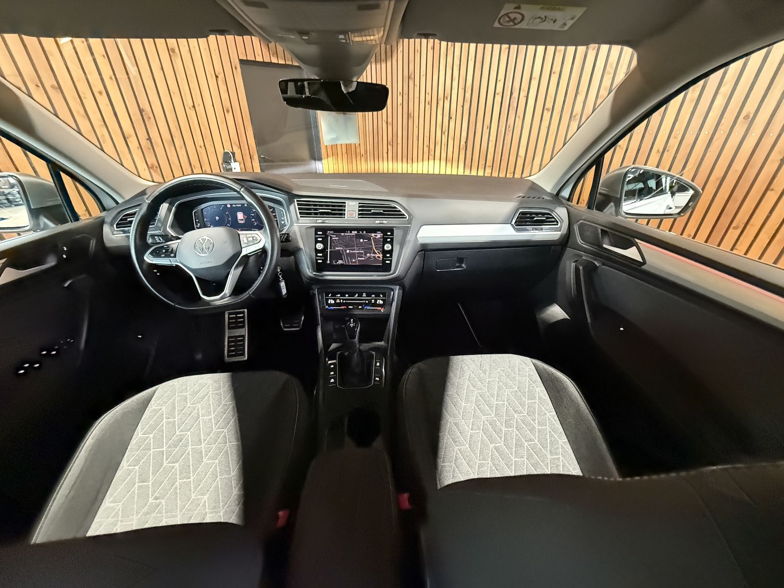 Fahrzeugabbildung Volkswagen Tiguan Allspace 1,5 TSI Move DSG *Navi*Kam*LED*