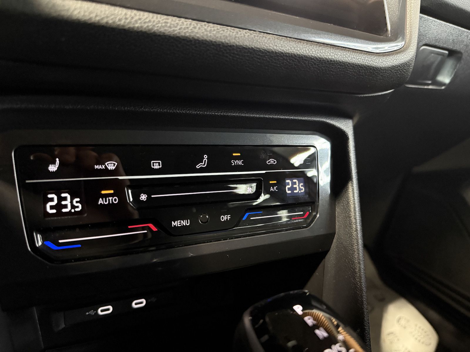 Fahrzeugabbildung Volkswagen Tiguan Allspace 1,5 TSI Move DSG *Navi*Kam*LED*