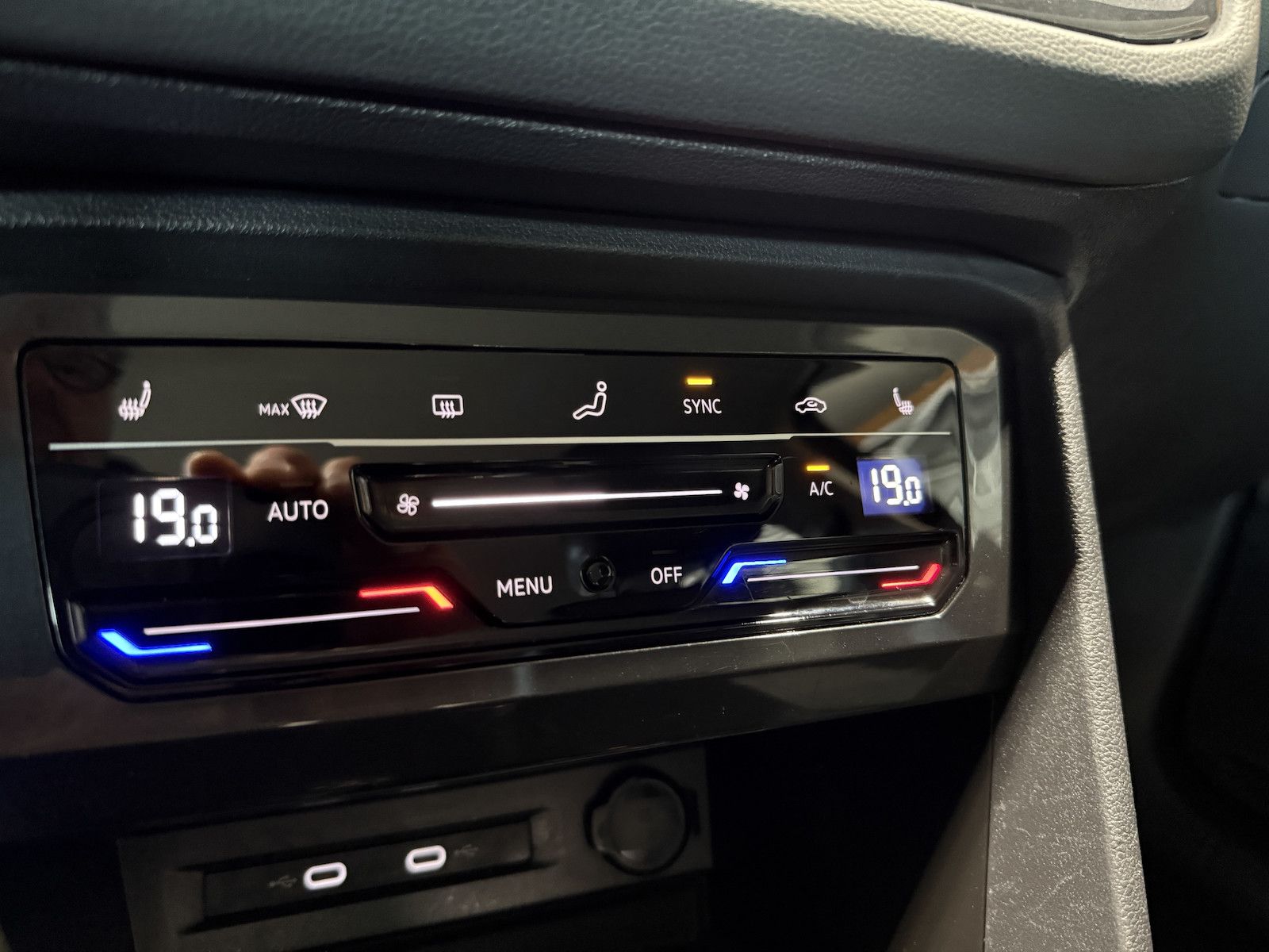 Fahrzeugabbildung Volkswagen Tiguan 2,0 TSI 4Motion Life DSG Navi*ACC*LED*AHK