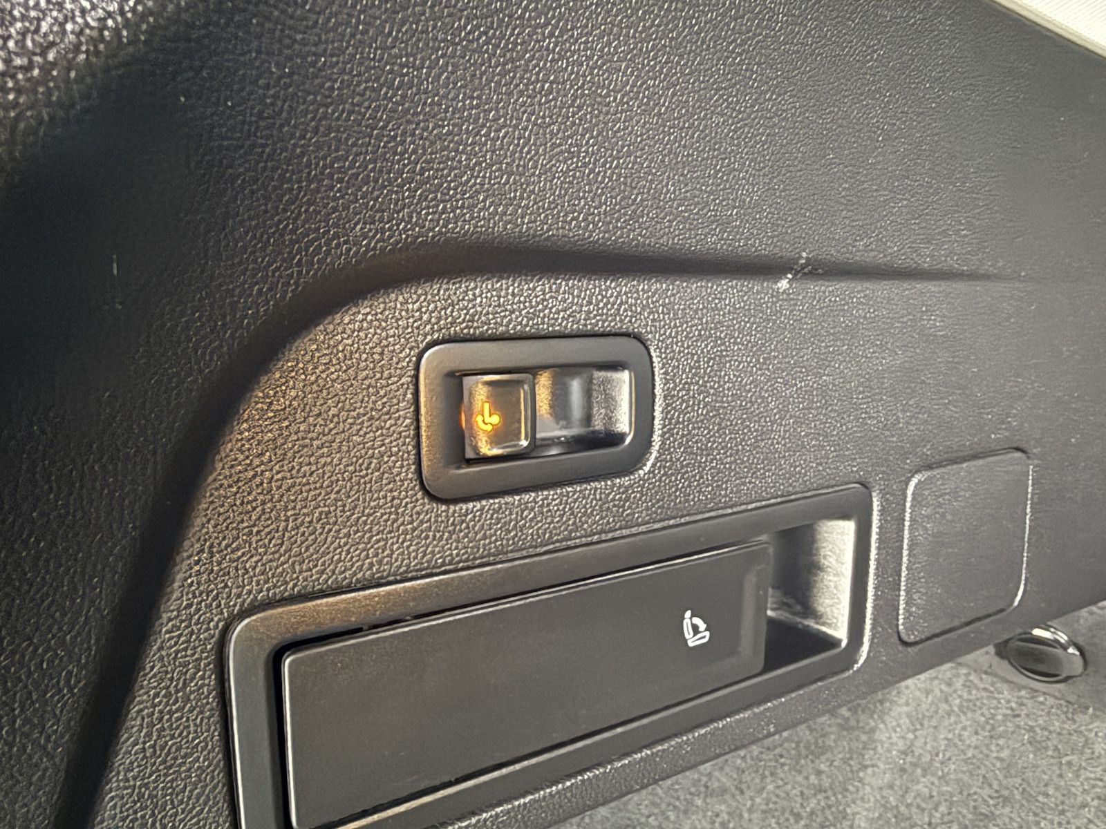 Fahrzeugabbildung Volkswagen Tiguan Allspace 2,0TDI Eleg. 4M DSG Navi*Kam*AHK