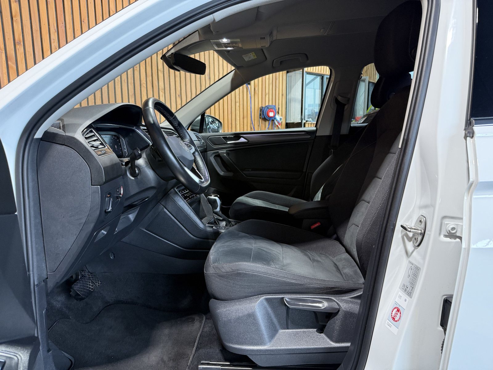 Fahrzeugabbildung Volkswagen Tiguan Allspace 2,0TDI Eleg. 4M DSG Navi*Kam*AHK