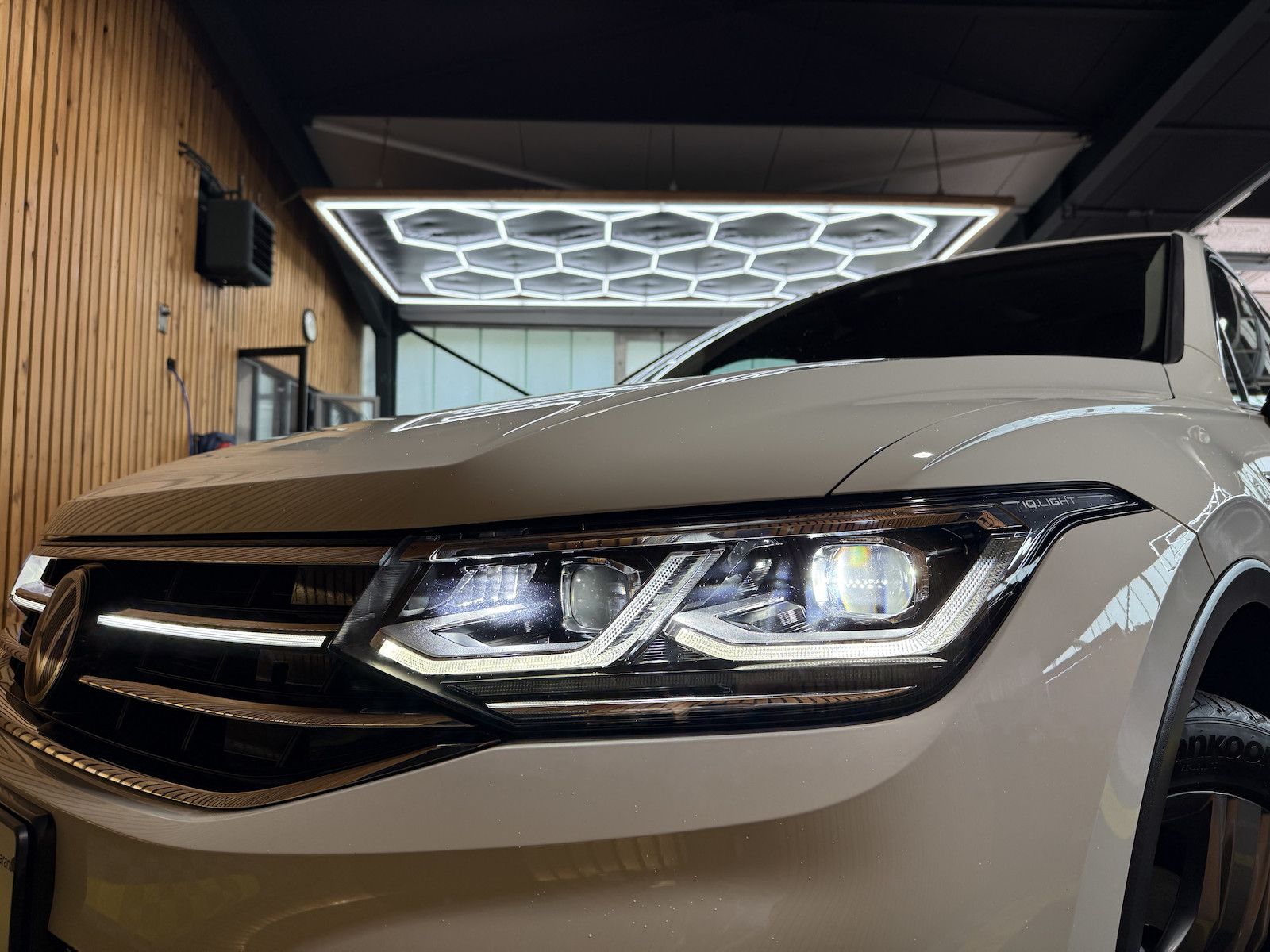 Fahrzeugabbildung Volkswagen Tiguan Allspace 2,0TDI Eleg. 4M DSG Navi*Kam*AHK