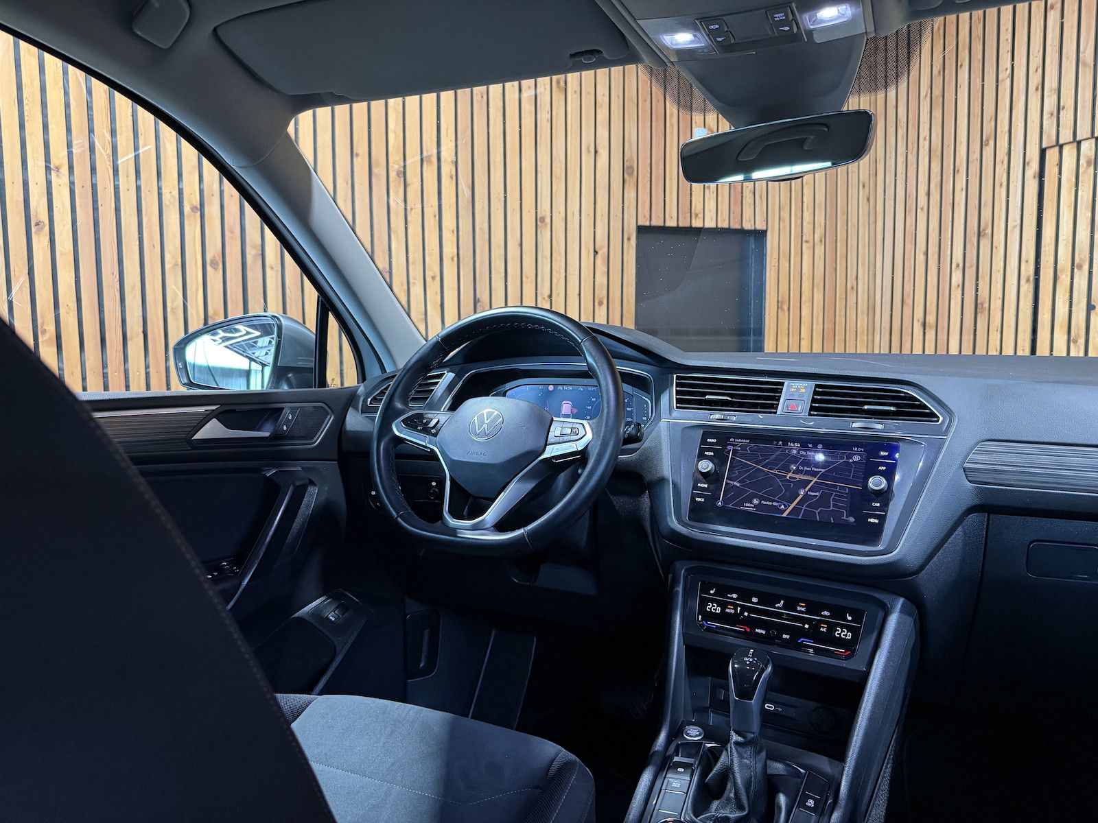 Fahrzeugabbildung Volkswagen Tiguan Allspace 2,0TDI Eleg. 4M DSG Navi*Kam*AHK