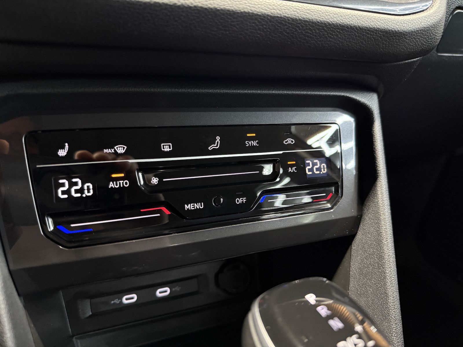 Fahrzeugabbildung Volkswagen Tiguan Allspace 2,0TDI Eleg. 4M DSG Navi*Kam*AHK