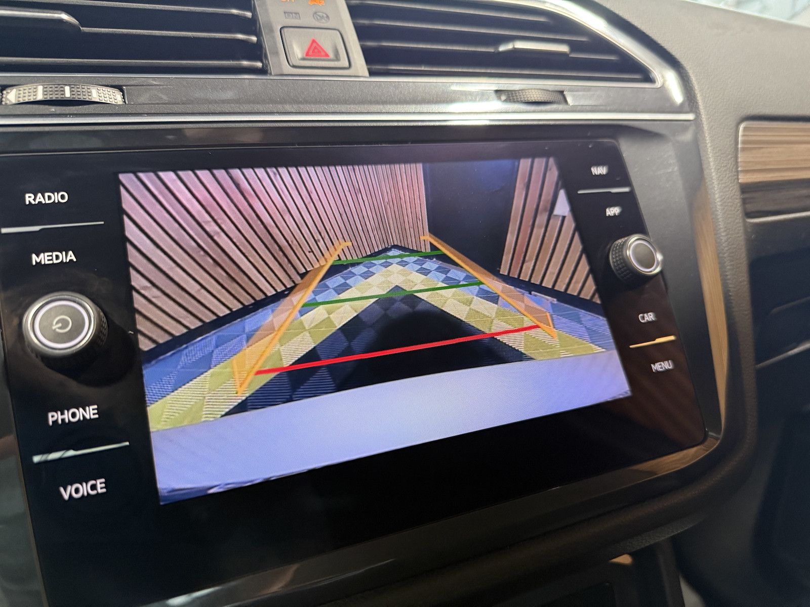 Fahrzeugabbildung Volkswagen Tiguan Allspace 2,0TDI Eleg. 4M DSG Navi*Kam*AHK