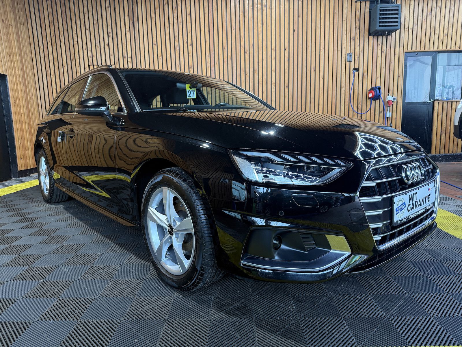 Fahrzeugabbildung Audi A4 Avant adv. TFSI Aut. Navi+*Kam*ACC*LED*Leder